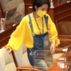 ‘파격’ 류호정, 타투 드레스 이어 이번엔 멜빵바지…대정부질문 출석