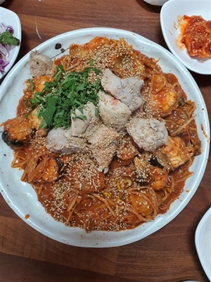 동치미 함께 꿀맛, 늦더위 날릴 빨간맛… 아구라 불러야 아! 그맛