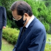 [포토] 김종필 전 총리 묘역 찾은 홍준표 의원