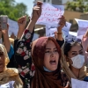 ‘퇴출’된 아프간 여성들 … “탈레반 유화책, 5개 중 4개가 거짓”