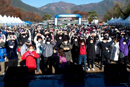 “이젠 위드코로나” 행사장 마다 사람들 북적