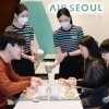 비행기야 카페야… 서울 도심서 맛보는 에어서울 기내식