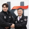‘무관의 홈런왕’ 박병호, 우승팀 KT 유니폼 입었다