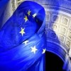 개선문 EU 깃발 이틀 만에 내리자… 극우 정치인 “애국적 승리”
