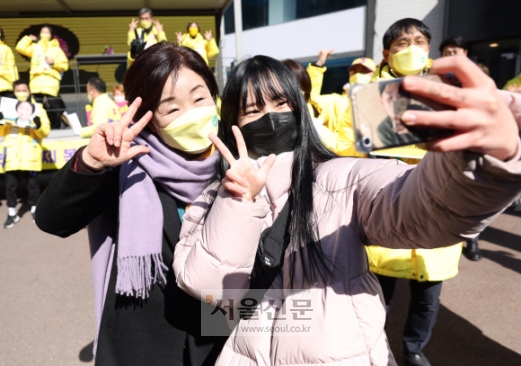 심상정 “윤석열은 여성혐오, 민주당은 성폭력 때 침묵”