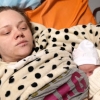 [STOP PUTIN] 힘겹게 병원 빠져나오던 마리우폴의 산모, 건강한 딸 출산