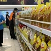 인도네시아, 28일부터 팜유 수출 중단, 식용유 대란 오나… 벌써 사재기 조짐