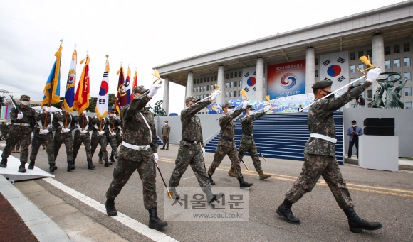 반쪽 출발 尹정부, 시작부터 시험대