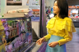 우크라 대사관, 김건희 여사 패션에 ‘하트 뿅뿅’… “저항과 용기 입어”