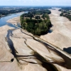[서울포토] 바닥 드러낸 루아르강… 최악 가뭄에 신음하는 유럽