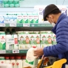 ‘직격’ 정부 “우유값 인상 요인 98% 유업체·유통업체 결정”…1ℓ 우유 3000원 시대 [이슈픽]