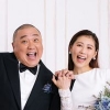 日 인기 아이돌 ‘31세 연상’ 개그맨과 결혼 발표
