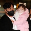 [포토] 류현진, 가족 배웅 받으며 미국으로 출국