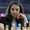 히잡 벗은 이란 여성 체스선수…“신변 위험에 스페인 이주”