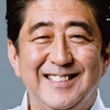 “기밀유지 위반 아니냐”…아베 회고록에 시끌시끌한 일본
