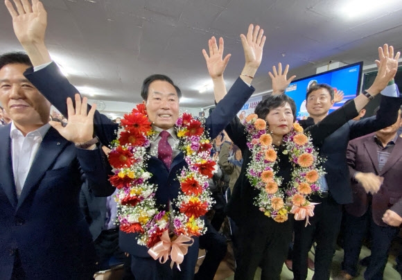 경남 창녕군수 보궐선거 도의원출신 무소속 성낙인 후보 당선...24.21% 특표