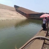 “빠뜨린 휴대폰에 민감 정보” 저수지 물 210만ℓ 빼낸 인도 공무원