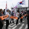 국회 인근서 “의원 특권 폐지” 인간띠 행진