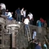 인도서 탈선한 열차를 다른 열차가 들이받아 233명 사망 900명 부상