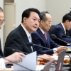 尹, 국무회의서 민주당 ‘천안함’ 논란 겨냥 “영웅 폄훼는 반국가 행위”