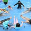 “물놀이 사고 막아라”… 생존 수영 배우는 어린이들