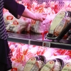 껑충 뛴 닭고기값 잡으러 정부 네덜란드산 종란 첫 수입… 업계 심드렁