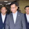 김남국 “총선 불출마”에 윤리특위 징계 표결 연기…온정주의에 흔들리는 민주당