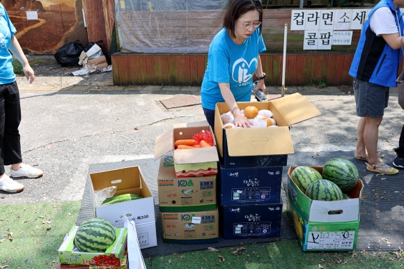 운영중단 부경동물원 동물 당장 굶주림 위기 넘겼지만...동물애호가들 성금 먹이 1000여만 원어치 지원