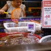 “핵오염수!” 일본인학교에 짱돌, 일식당에 전화테러…중국 反日 확산