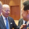 G20서 바이든 만난 尹, “캠프 데이비드 환대 감사”