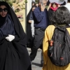 히잡 의문사 일년 뒤 이란 의회, ‘복장규정 어긴 여성에 징역 10년’ 법안 통과