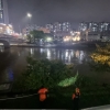 부산 온천천 실종자 밤샘 수색…소방·경찰 등 320명 투입