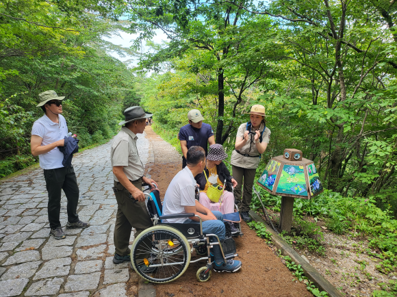 장애인도 가족과 함께 지리산 노고단 탐방·숙박