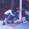 10대女 폭행 50대, 건장한男 등장에 ‘순한 양’…강약약강 CCTV 포착
