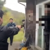 경찰, 흉기 들고 위협 60대 테이저건 쏴 체포