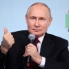 뉴스서 자취 감춘 우크라 전쟁…두 개의 전쟁 속 푸틴의 미소
