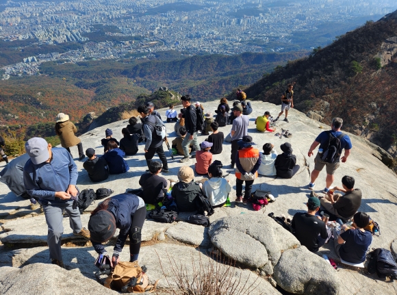 스포츠도 ‘불황형’이 인기? 골프·테니스 소비 줄고 러닝·등산 열기