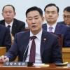 ‘권위주의 정부’ 삭제·이승만 미화… 국방부 정신교육 교재 개편 논란