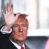 트럼프 손바닥 의문의 ‘붉은 얼룩’ 정체 놓고 설왕설래