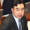 [속보] ‘민주당 돈봉투’ 윤관석 의원 징역 2년...강래구 징역 1년 8개월