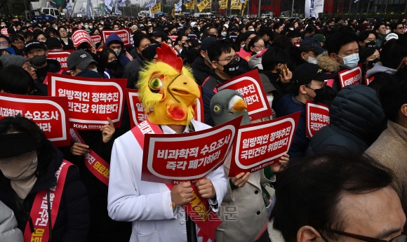 정부 “미복귀 전공의는 진로에 중대한 문제 발생”