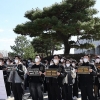 충북대 의대생들 “정원 증원 반대” 침묵 시위