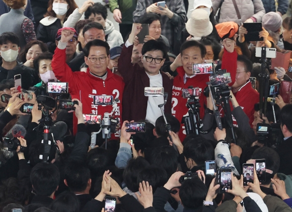 ‘윤·한 갈등’ 훌훌 털어낸 한동훈, 대구·경산서 홀대론 잠재우기