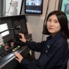 ‘금녀의 영역’ 달리는 여성 기관사, 서울 지하철서 6년 만에 4배 늘어