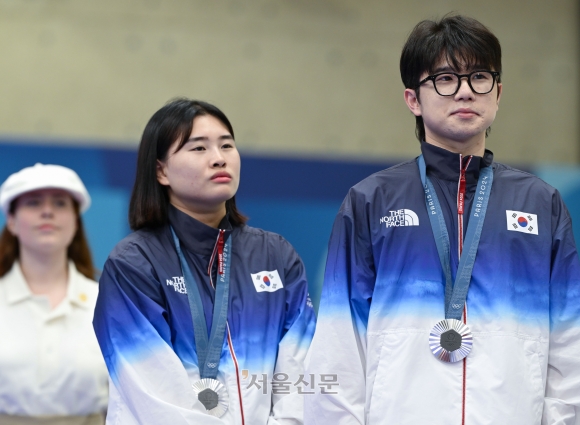 엄마 사수와 사격 집안 막내 한국에 첫 메달…금지현 “둘째 낳고 그다음 올림픽도 해보겠다”