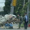 “차도에 멈춘 리어카” 무더위에 지친 노인…해병대원, 한걸음에 달려왔다