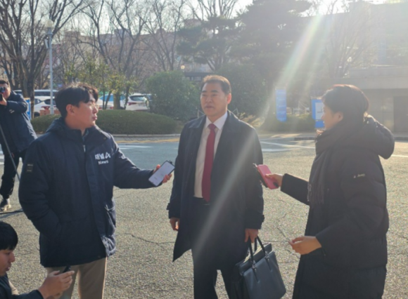 명태균 측 변호인 “尹 공천 지시 등 미공개 녹취 있어”…윤상현·윤핵관 언급