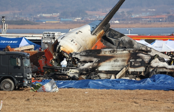 외신들 “탄핵 정치적 격변 속 대형 항공 사고… 치명적 재난 될 것”