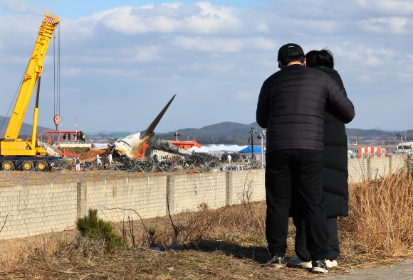 “귀하게 키운 딸, 이렇게 금방 떠날 줄은”… 고개 떨군 노신사