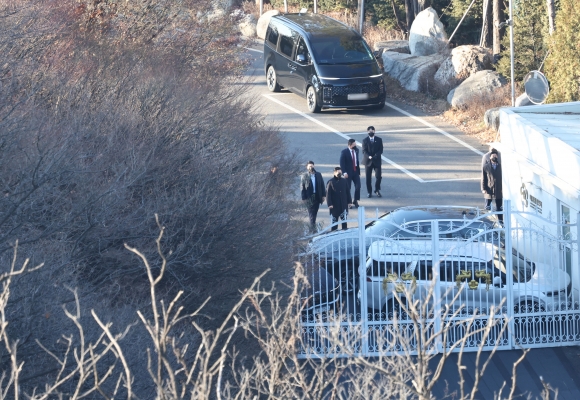 경찰, 박종준 경호처장·김성훈 차장에 내일까지 출석 요구(종합)